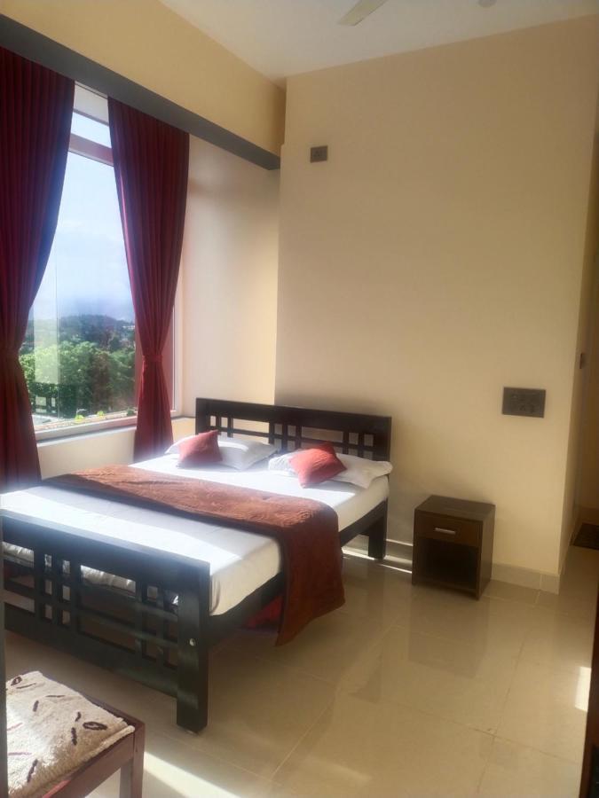 Two Bedroom House มาดิเครี ภายนอก รูปภาพ